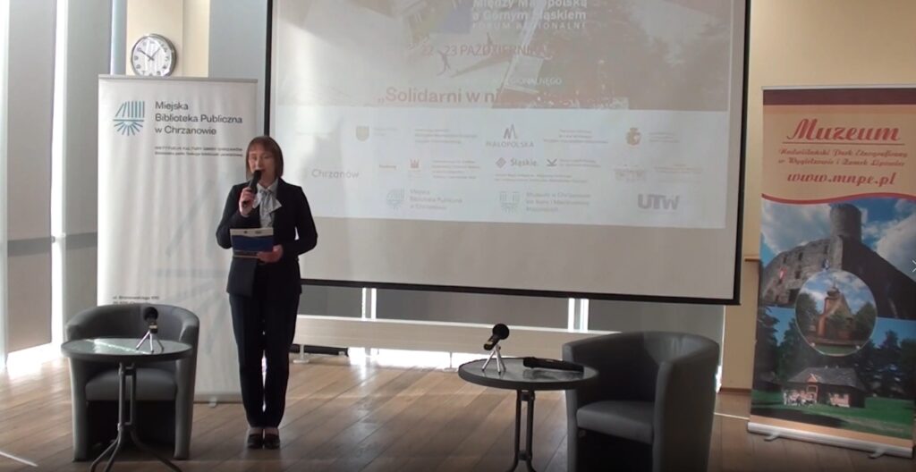 Kadr z filmowej relacji z forum regionalnego Między Małopolską a Górnym Śląskiem "Solidarni w niepodległości", które odbyło się 22 października 2020 roku
