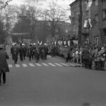 Fotografia przedstawia pochód pierwszomajowy. Widoczny napis Z.G. Chrzanów, Kop. Matylda.