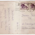 Fotografia przedstawia pocztówkę - fragment uzdrowiska w Krynicy autorstwa M. Raczkowskiego.